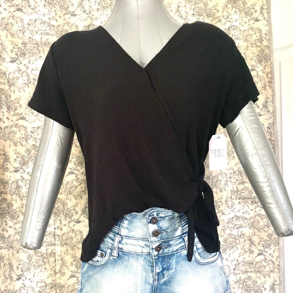 NWT Black Side Tie Vneck Relaxed fit
